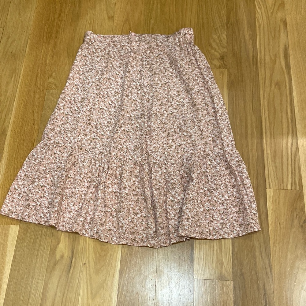 Allegra K size XS women’s skirt. Almost knee length.
